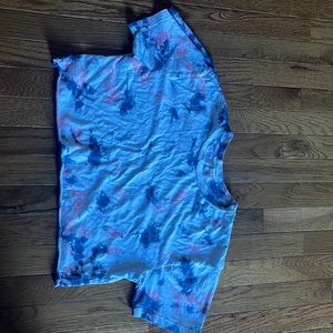 Im selling this garage crop top.